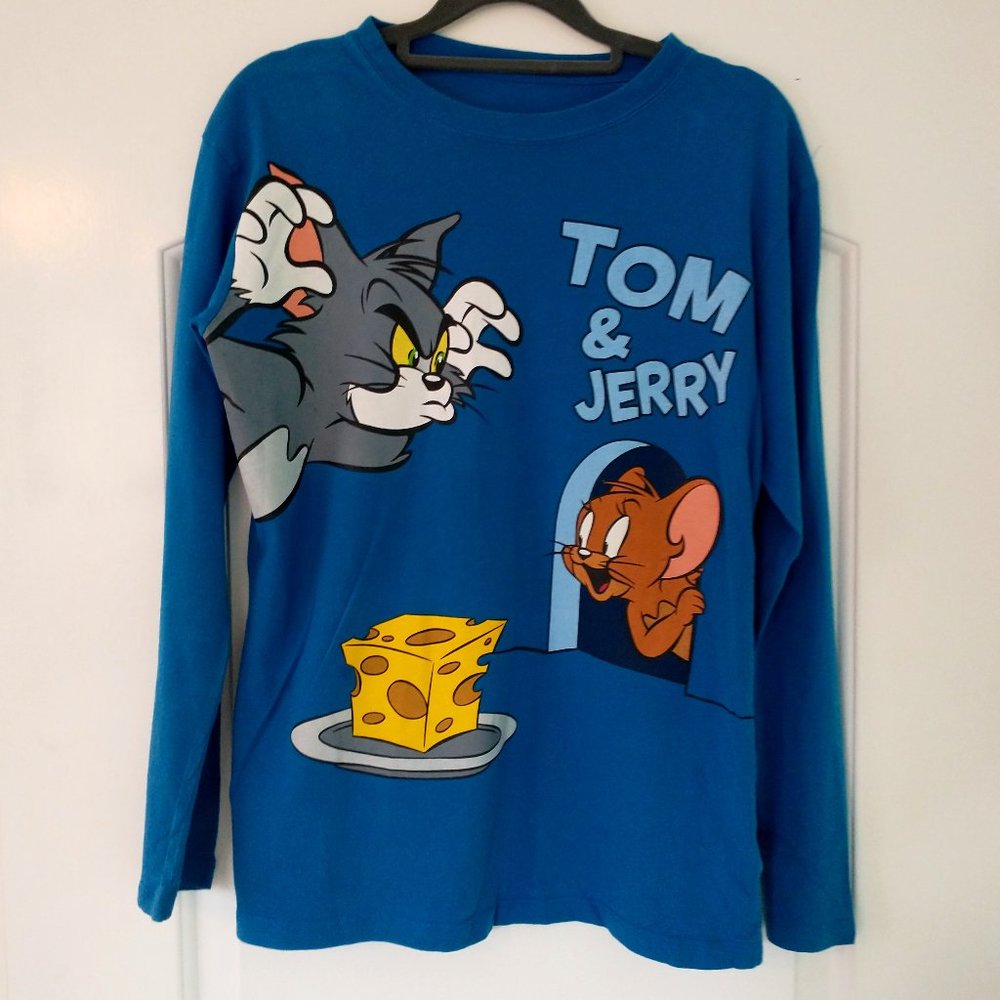 Hanna-Barbara Tom and Jerry Long Sleeve Shirt